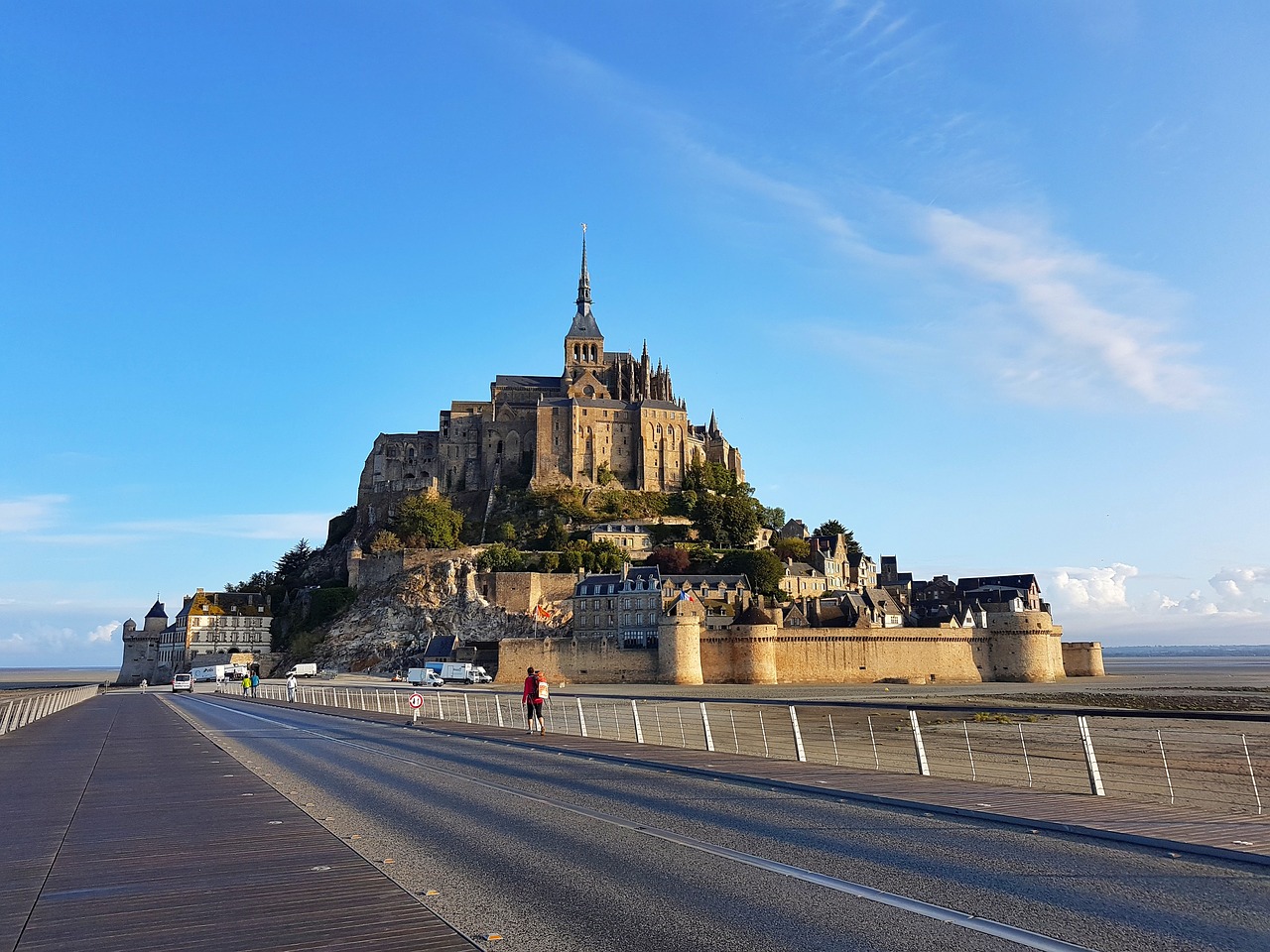 Image - mont saint michel castle village
