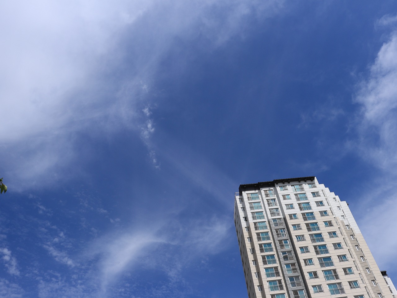 Image - sun sunny sky skyscraper cloud