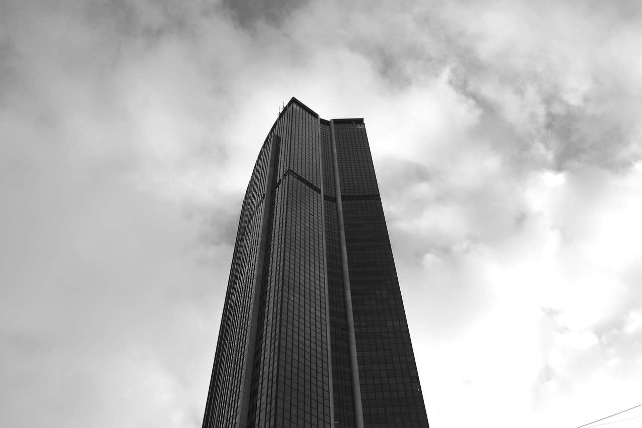 Image - montparnasse tower paris france