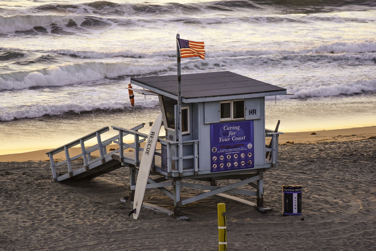 Image - beach lifeguard cal summer ocean