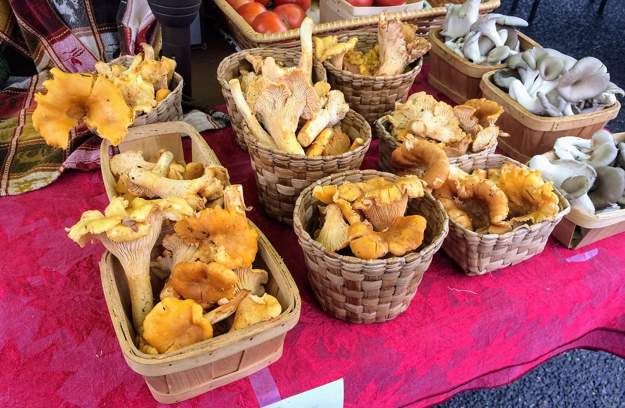 Image - market farmers market mushrooms