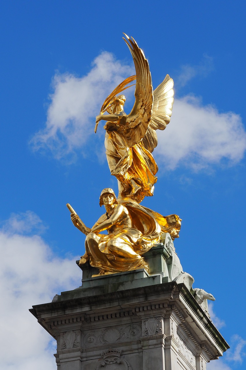 Image - london queen victoria monument