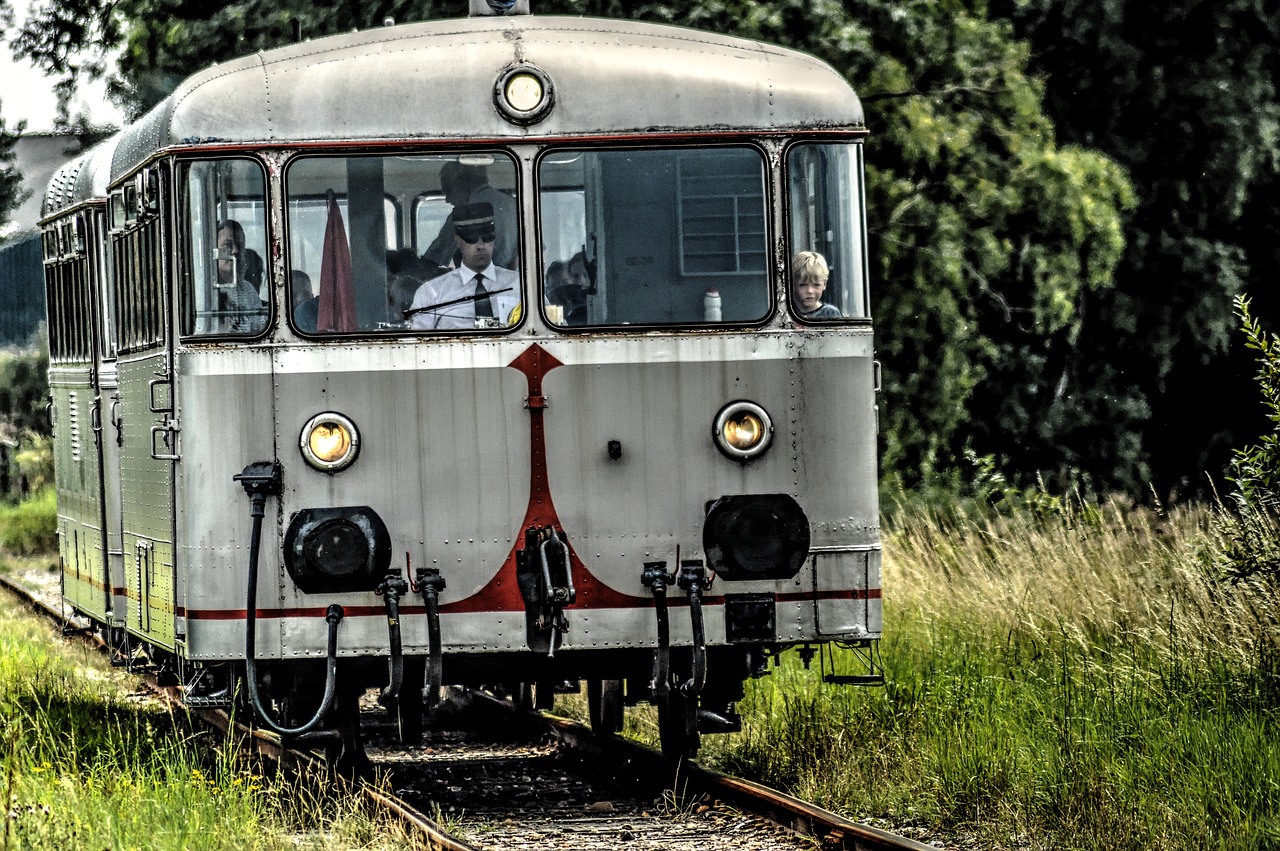 Image - railbus goes launceston train
