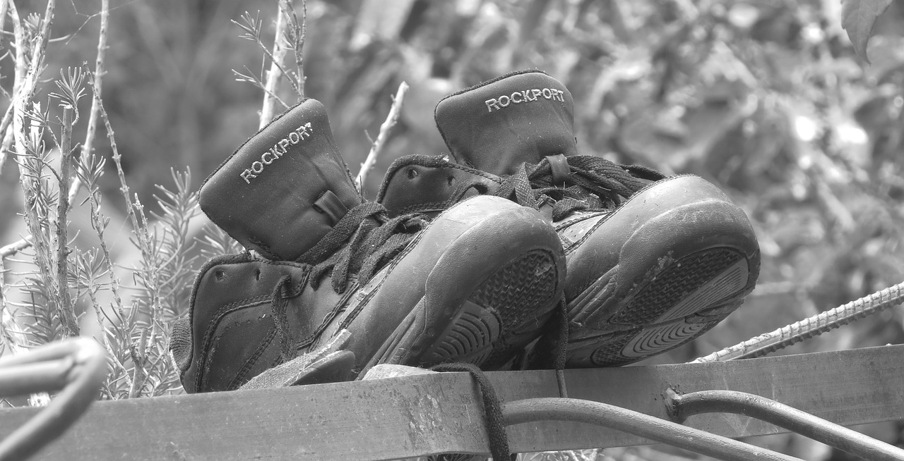 Image - black and white old shoes boots