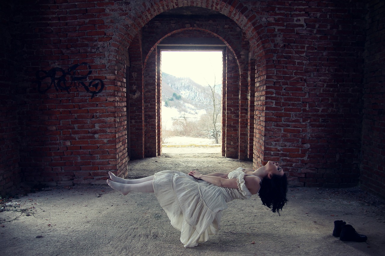 Image - ghost bride levitating woman girl