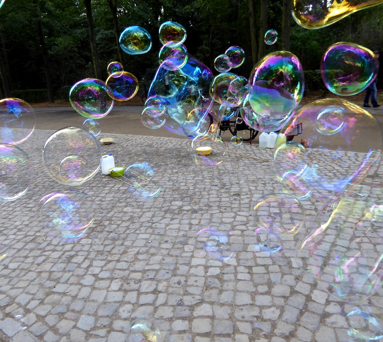 Image - soap bubbles blow colorful