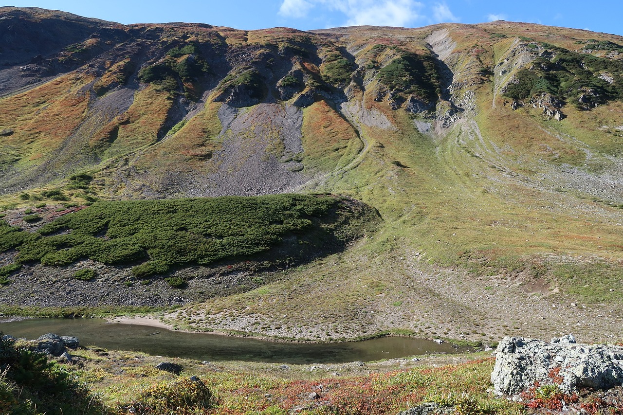 Image - mountains an ancient volcano ridge