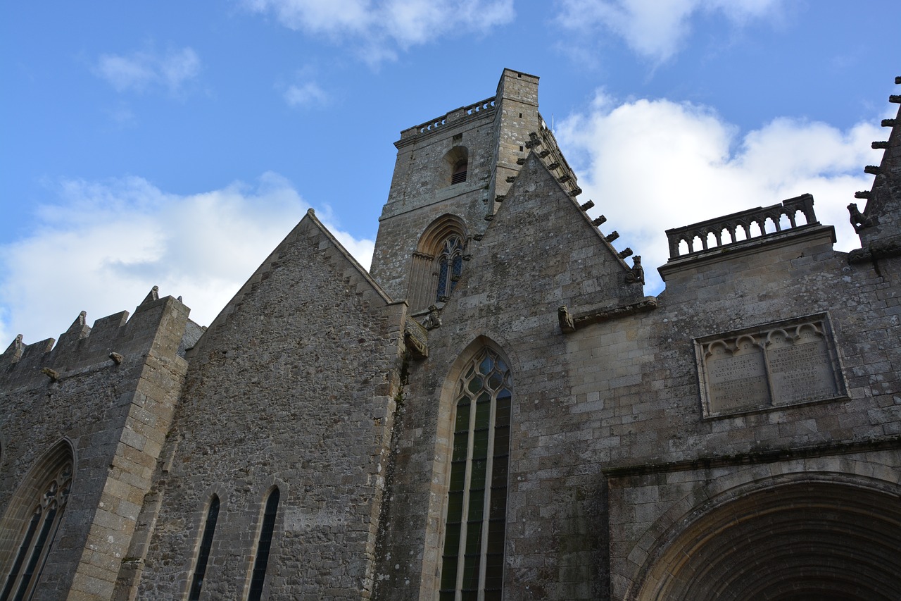 Image - cathedral lamballe facade