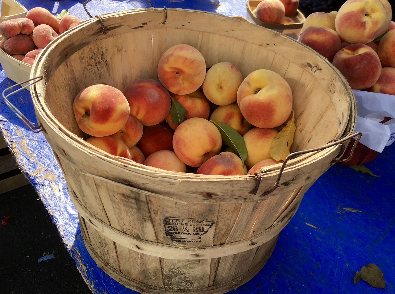 Image - peaches fruit farmers market crate