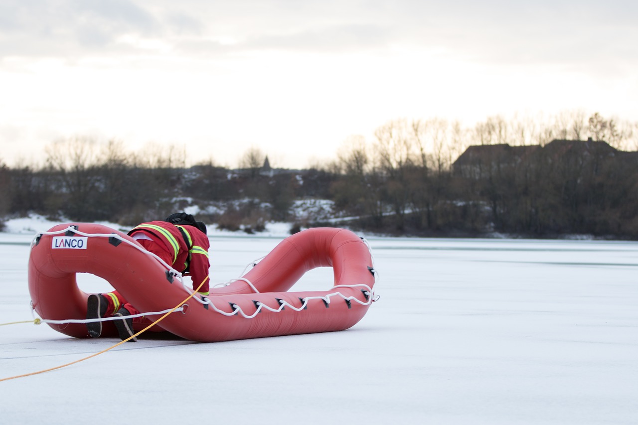 Image - dlrg ice rescue water rescue water