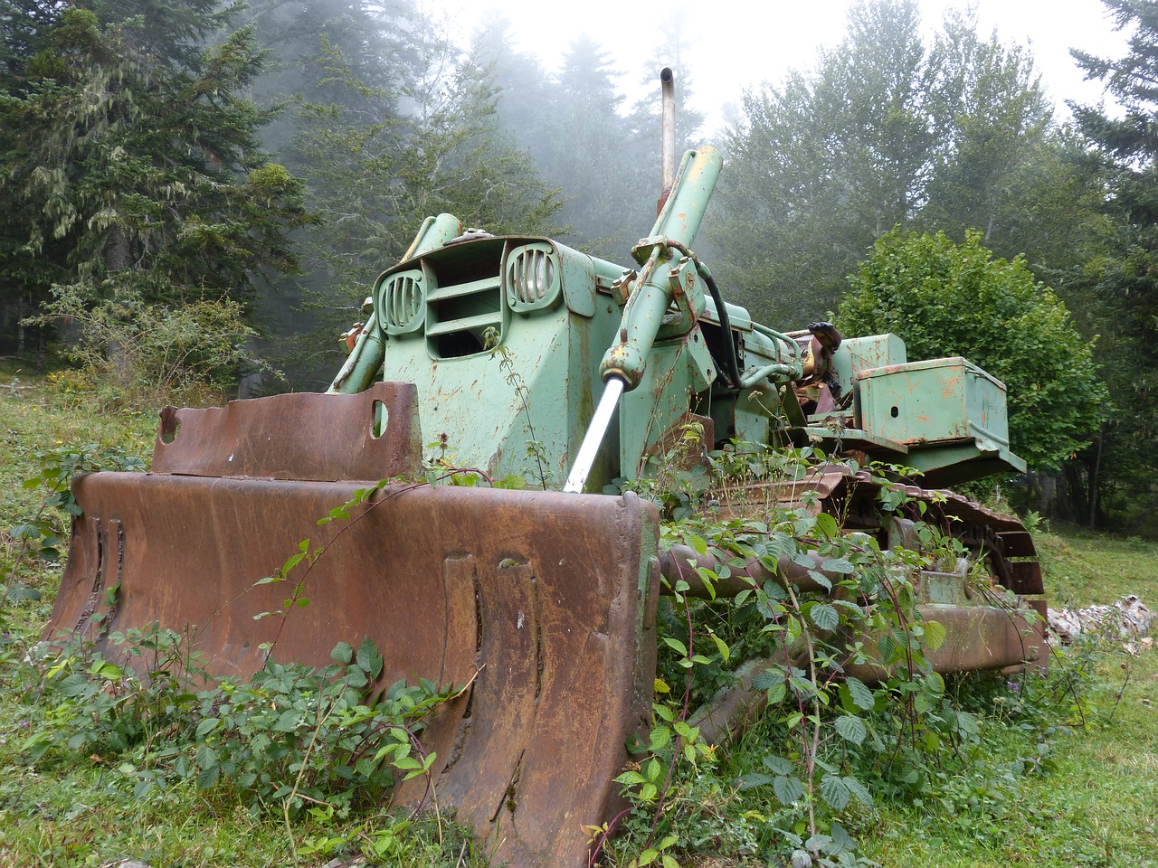 Image - excavator abandoned old caterpillar