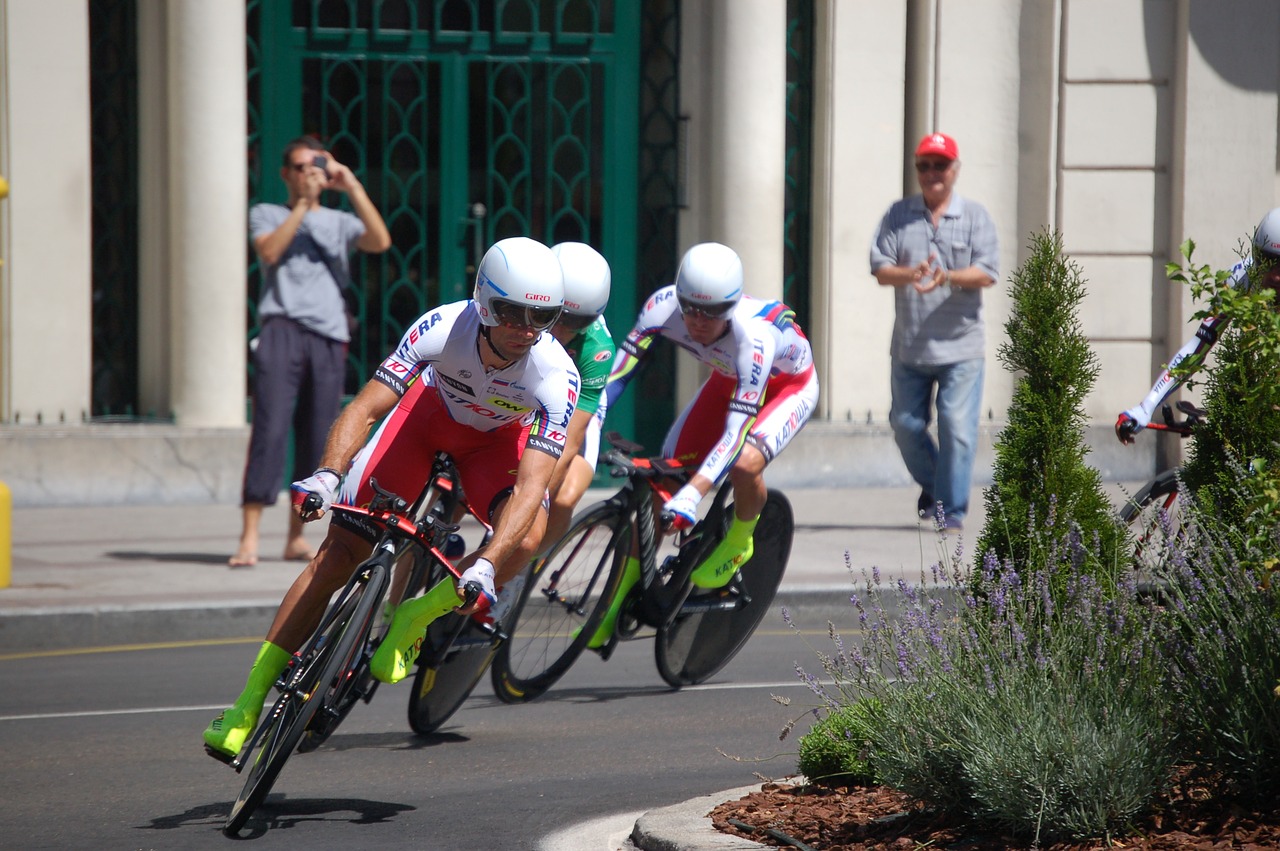 Image - cycling cliclista cyclists