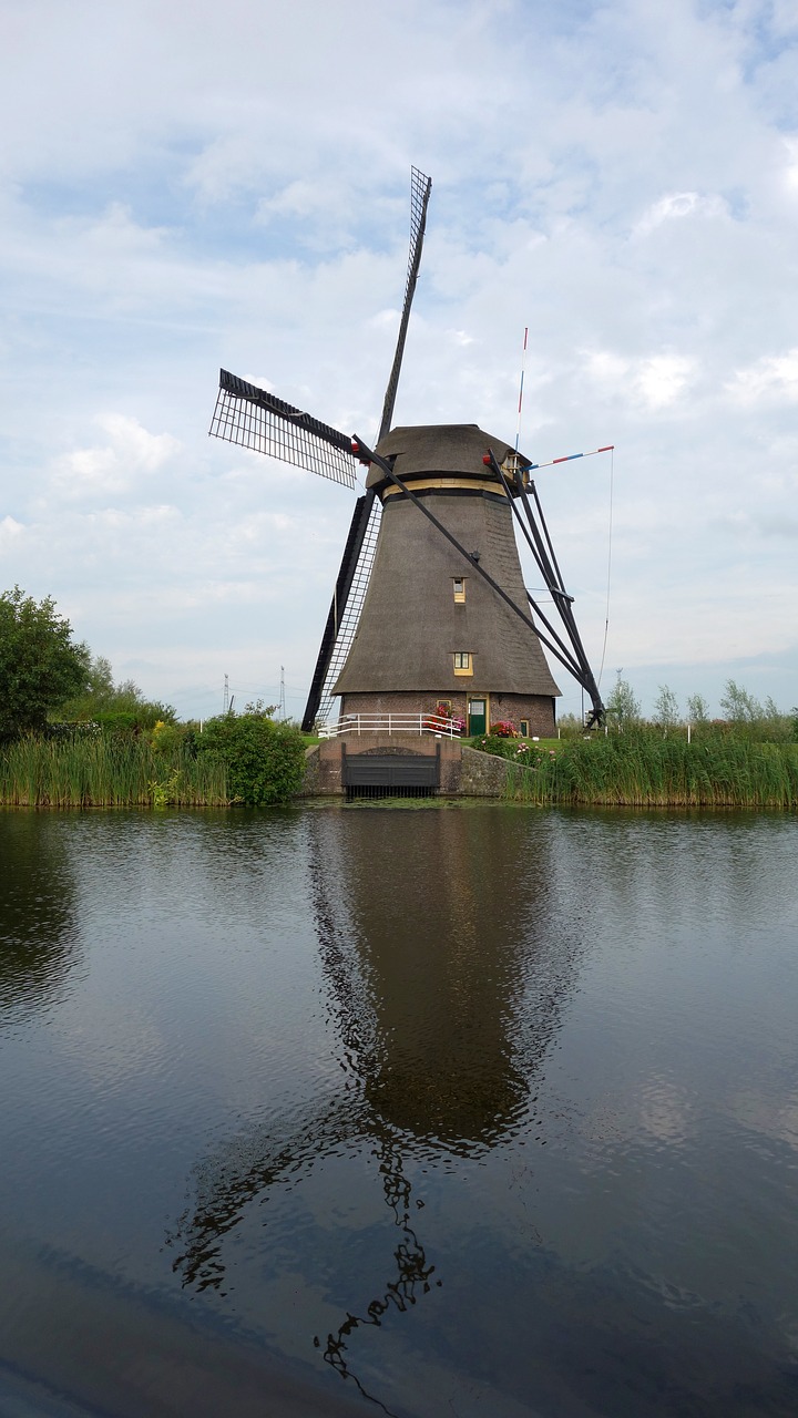 Image - mill reflection kinderdijk