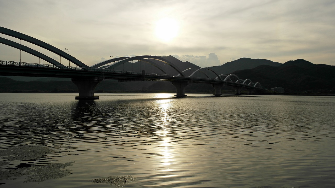 Image - yangpyeong semi circle han river