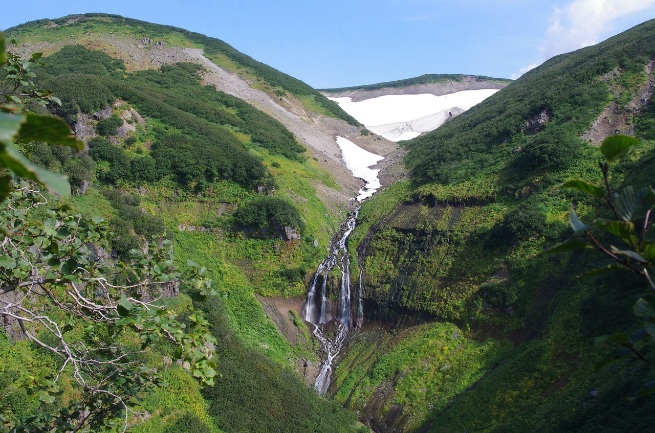 Image - waterfall spillway autumn