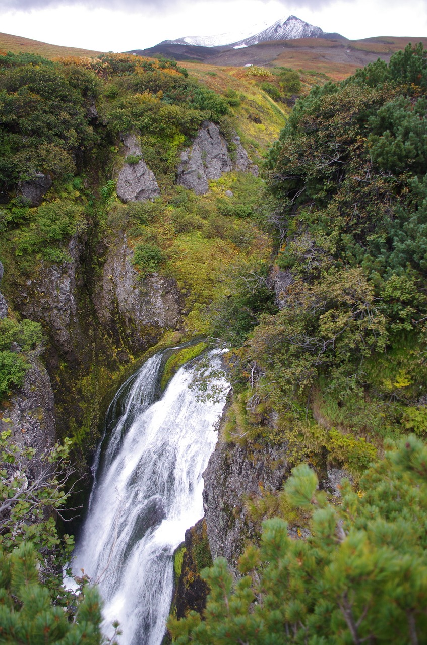 Image - waterfall spillway autumn