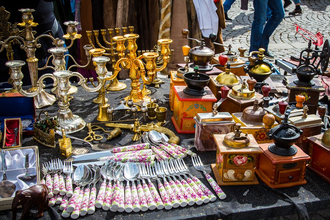 Image - flea market junk antiques