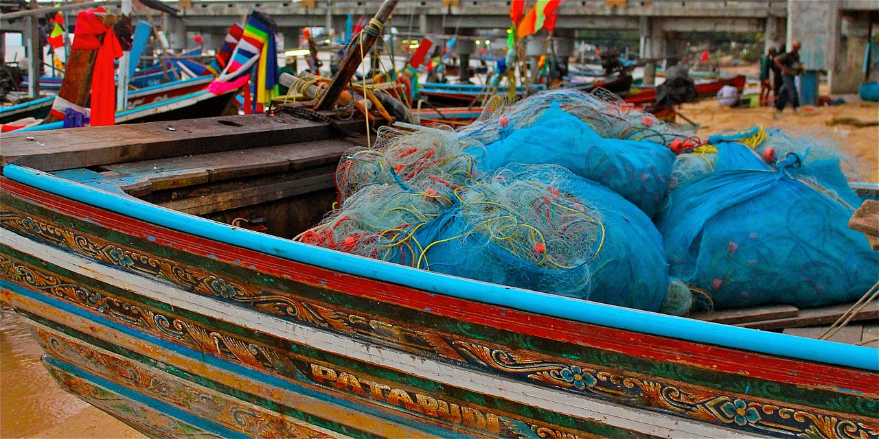 Image - fishing bosts colour ocean sea