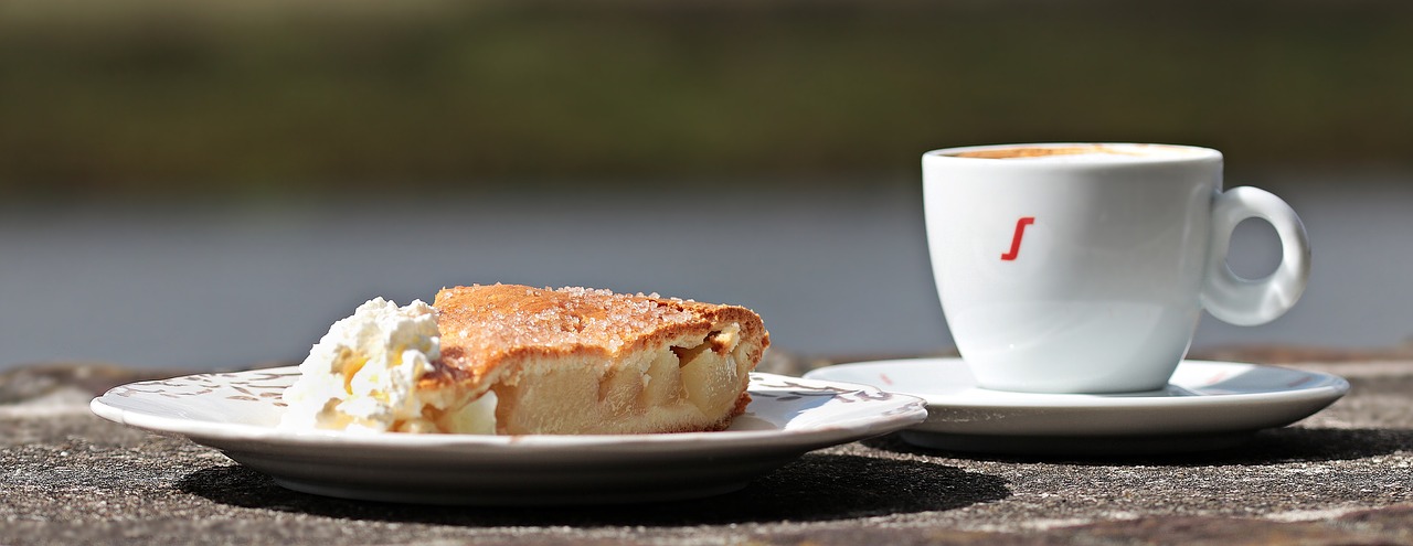 Image - coffee cake apple pie