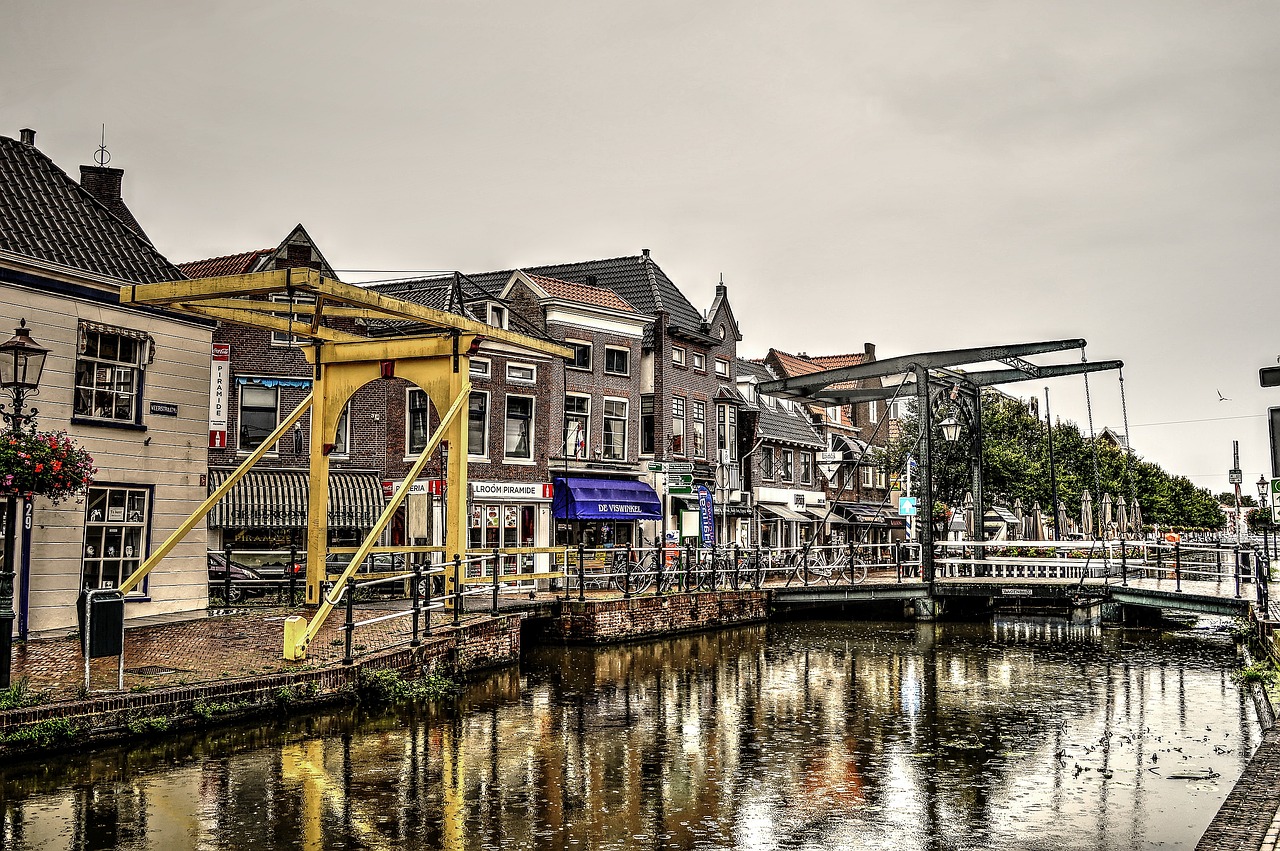 Image - veerstraat north side maassluis