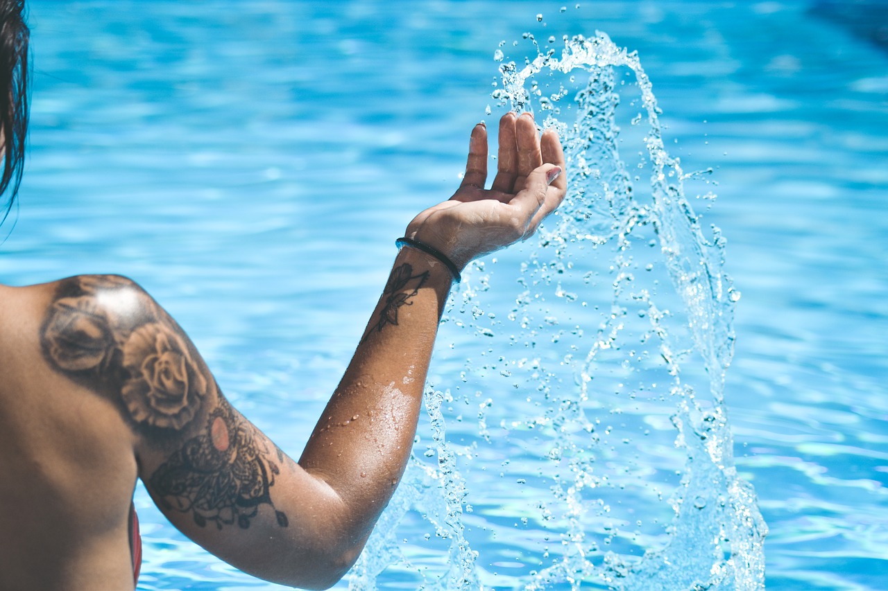 Image - water blue pool drops summer