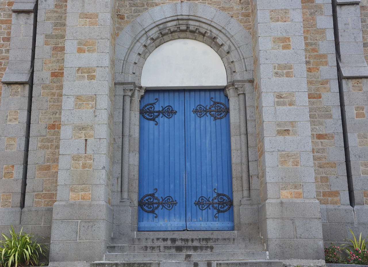 Image - portal church of rochebonne