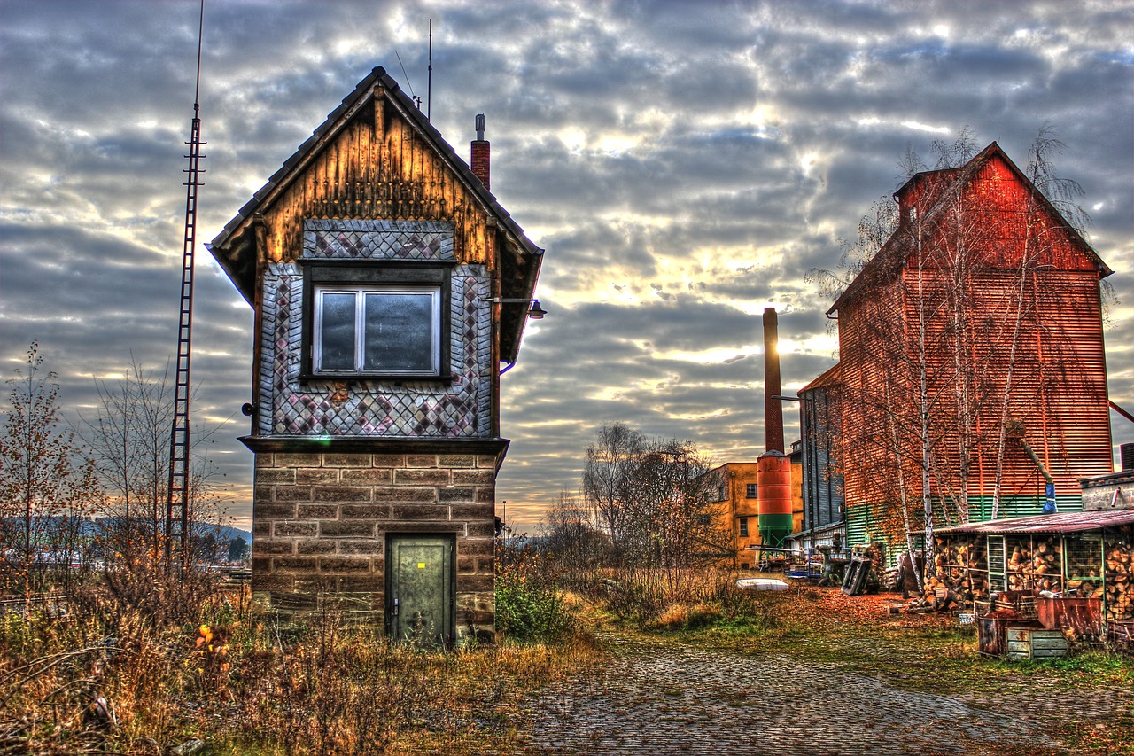 Image - signal box old old worn out railway