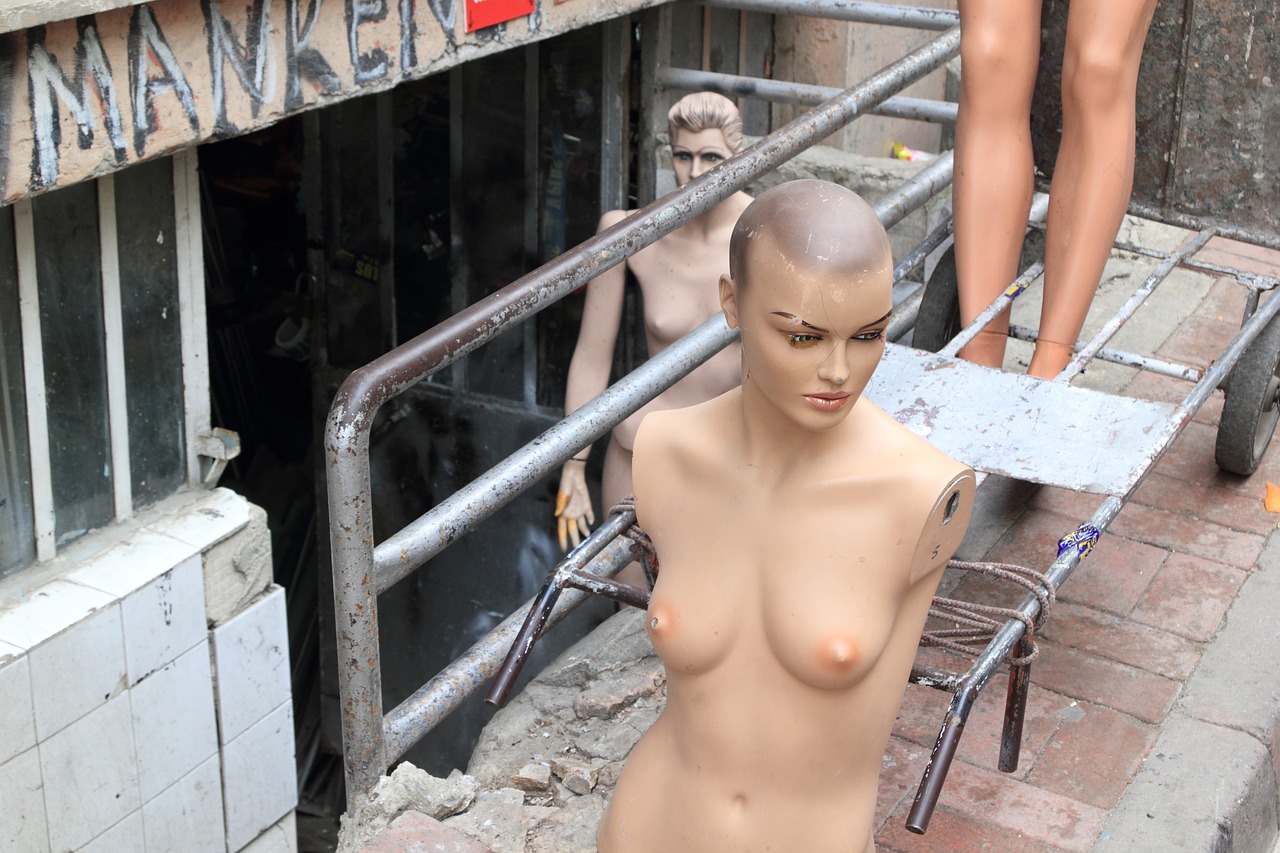 Image - turkey istanbul mannequin abused