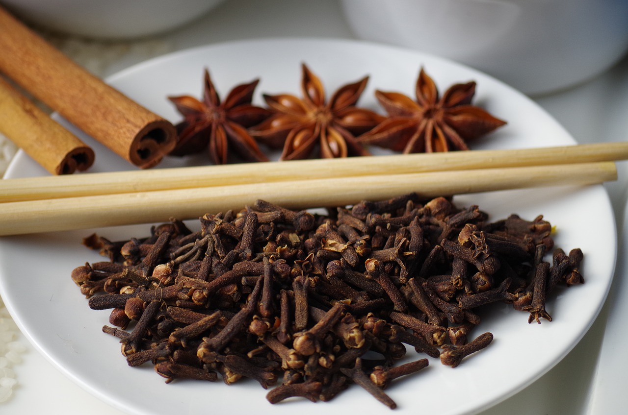 Image - pepper cloves star anise