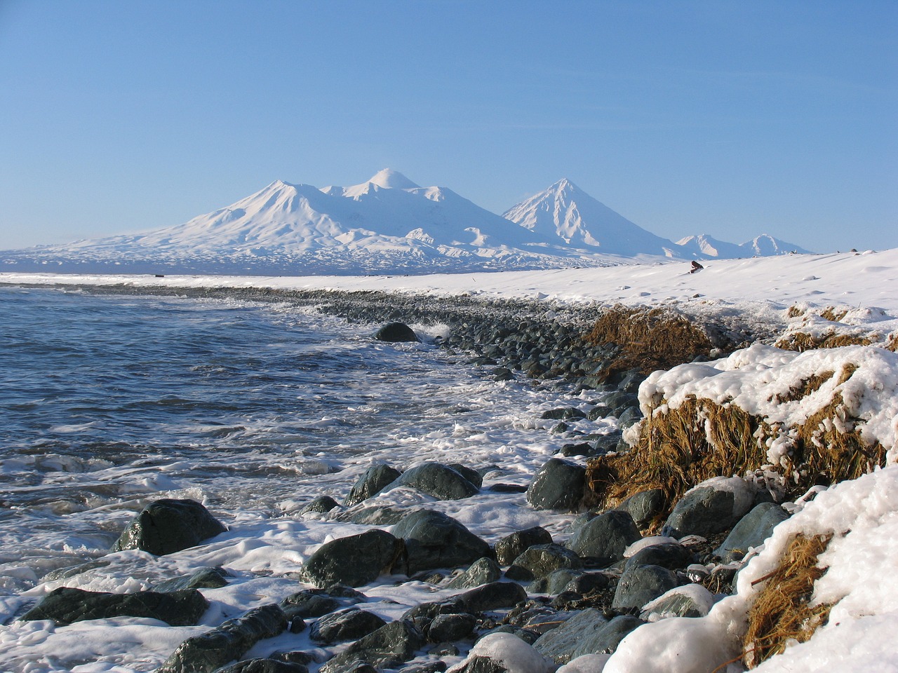 Image - volcanoes mountains ocean wave