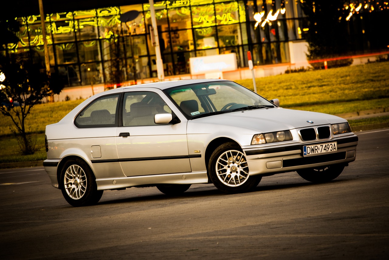 Image - bmw car sports old emblem speed