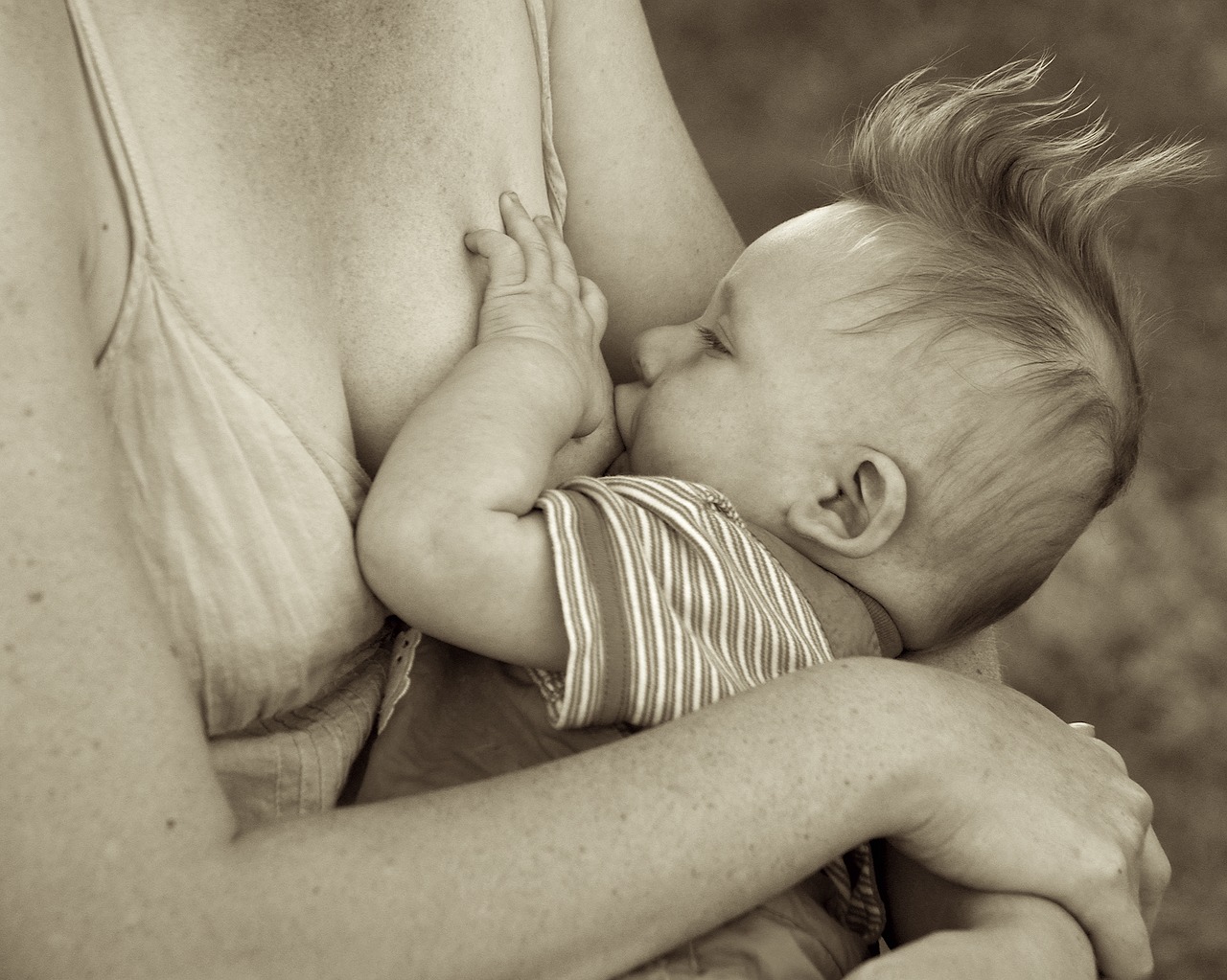 Image - breastfeeding baby boy infant