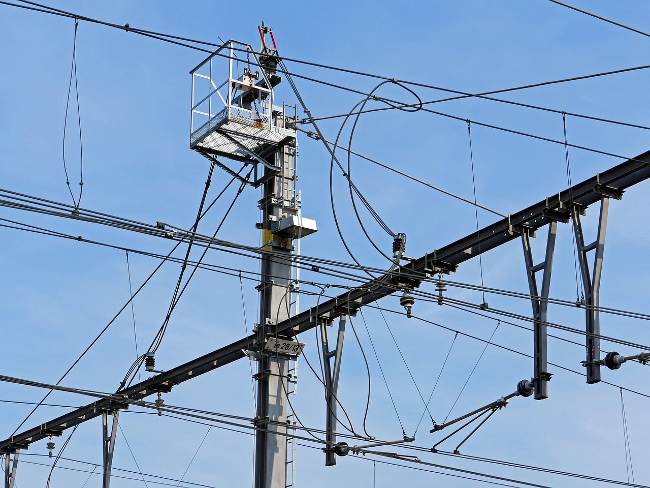 Image - railway catenary power supply
