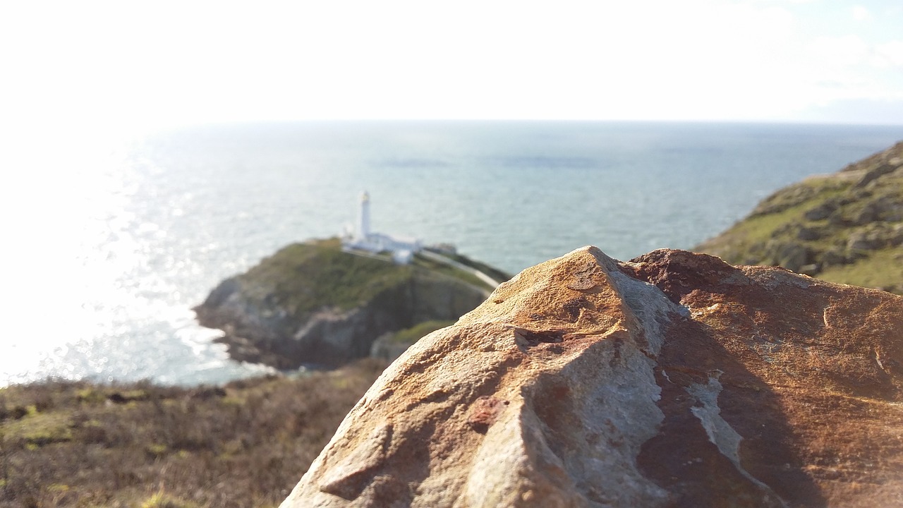 Image - south stack sea focus rock