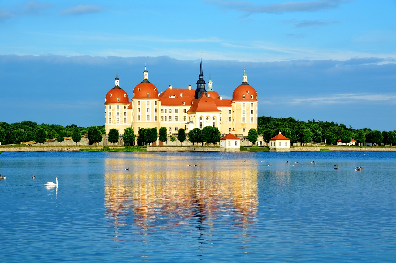 Image - castle moritz castle old water