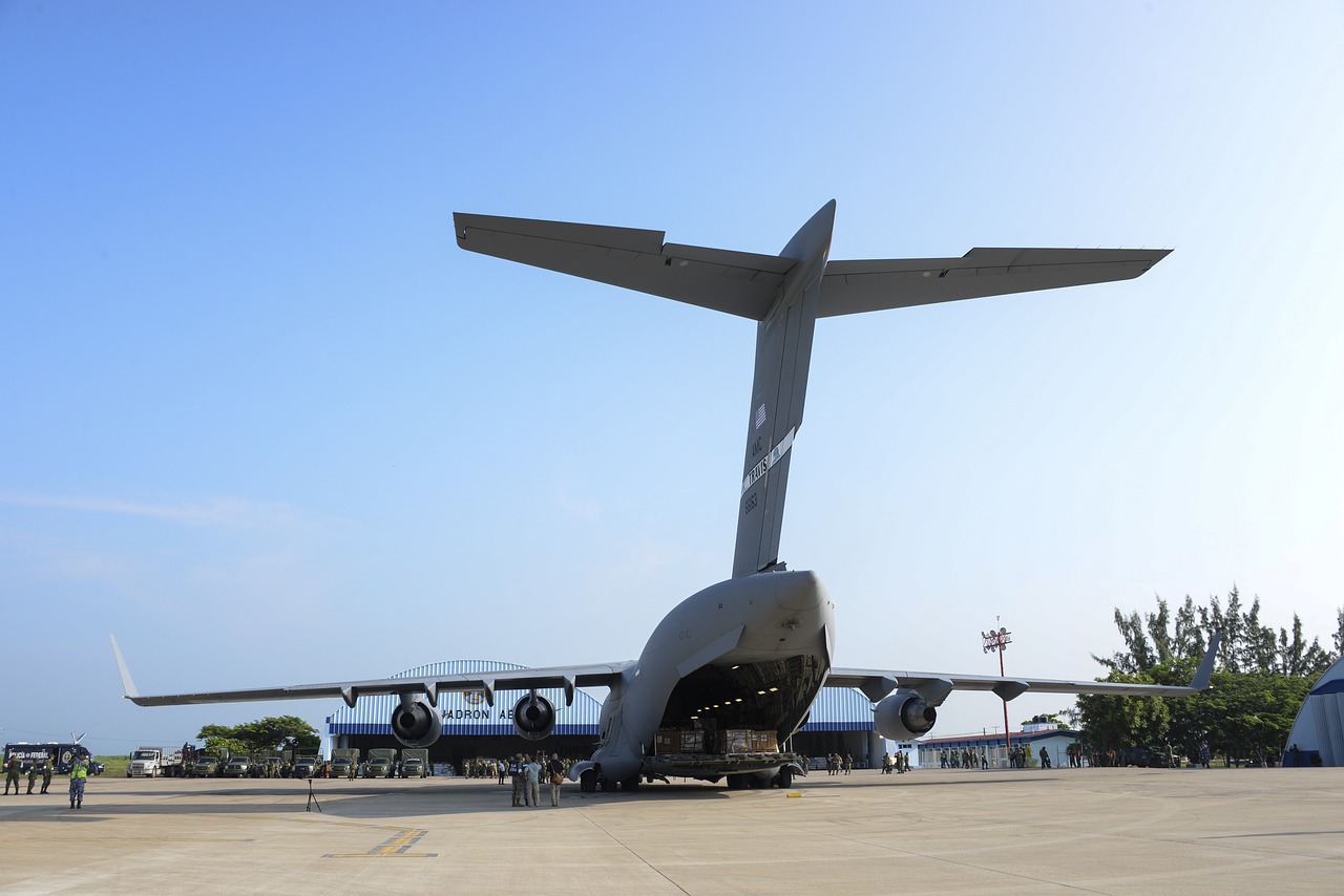 Image - c 17 globemaster iii cargo plane