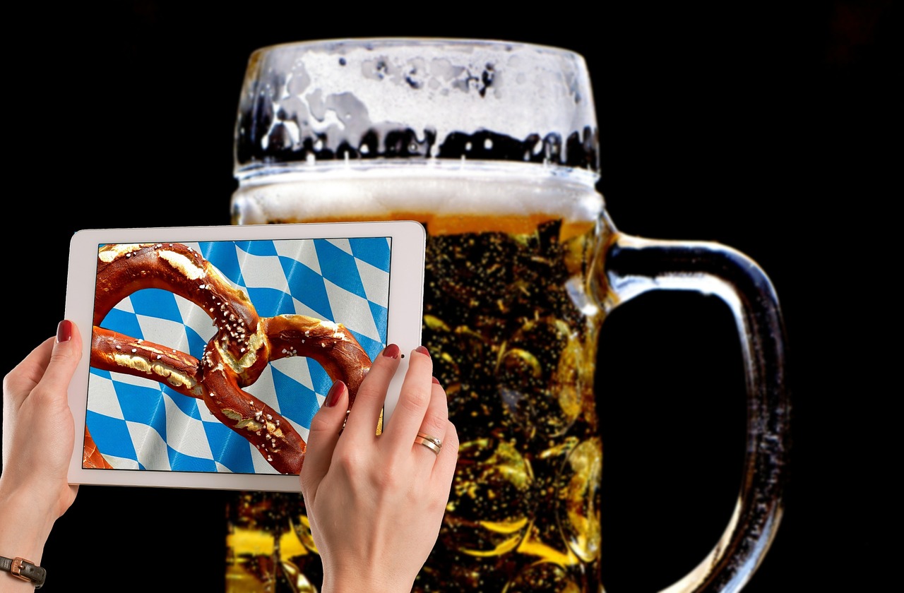 Image - oktoberfest beer pretzel bavaria