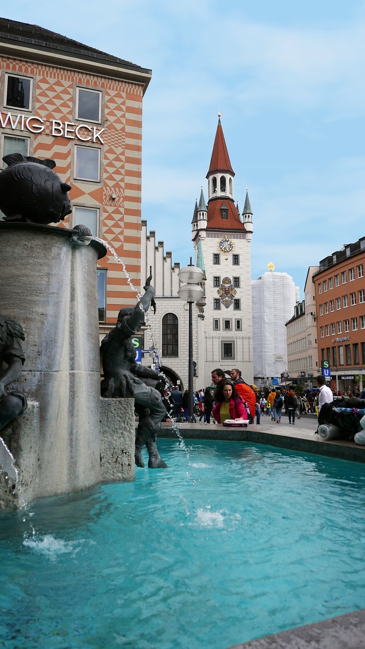 Image - fish fountain marienplatz munich