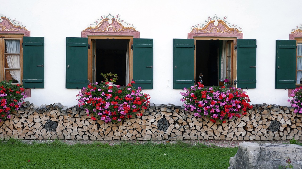 Image - window facades frescos