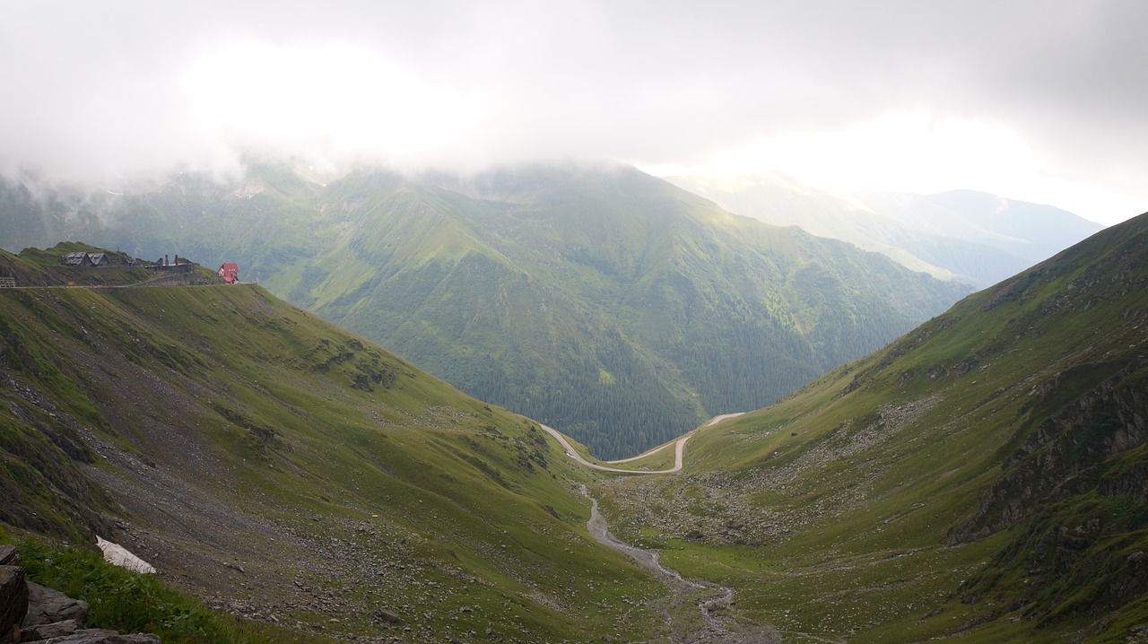 Image - transfagarasan romania travel