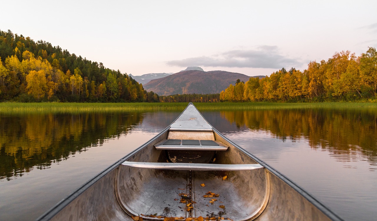 Image - lake canoe kayak canoeing kayaking