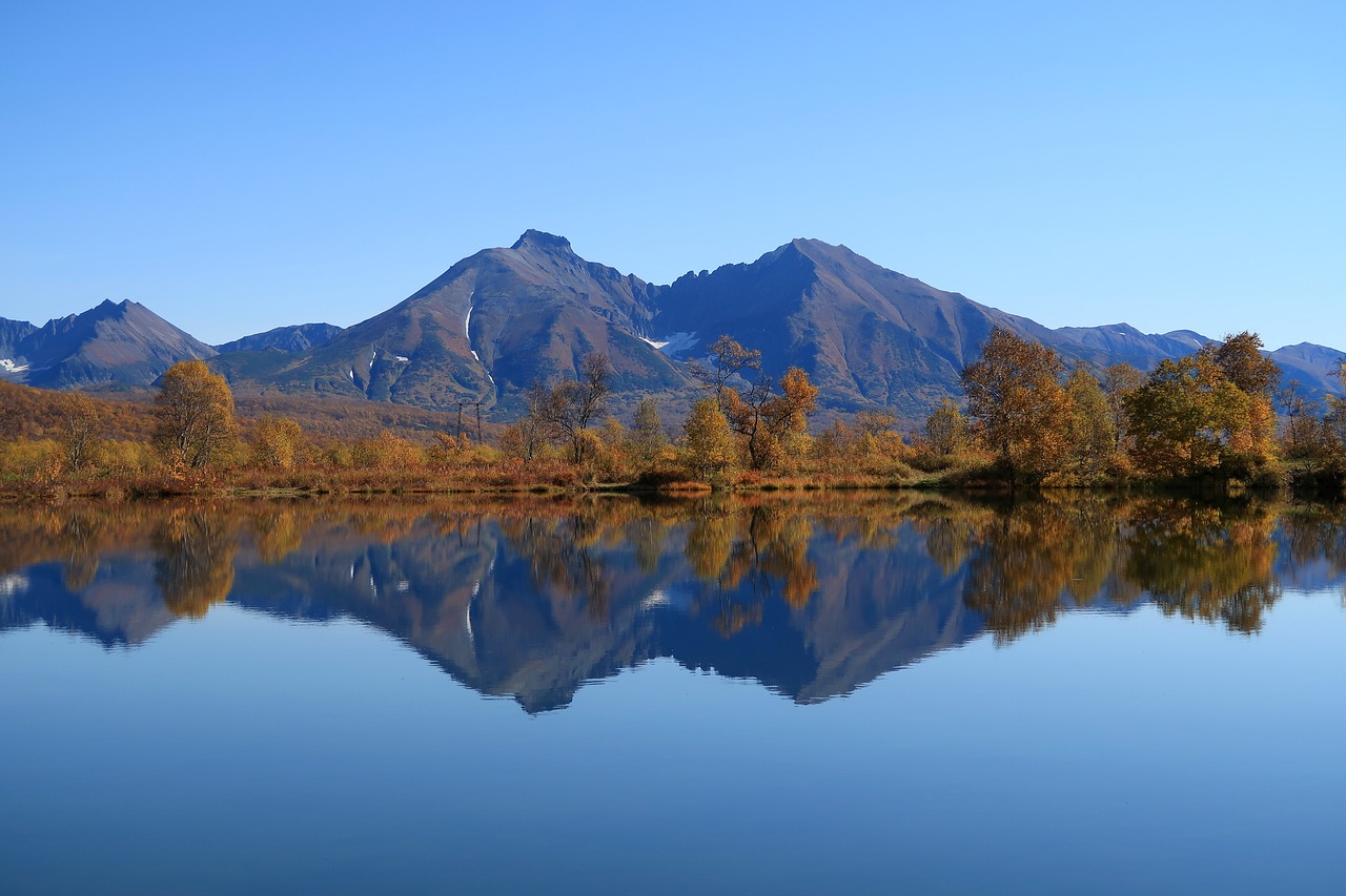 Image - autumn lake mountains reflection