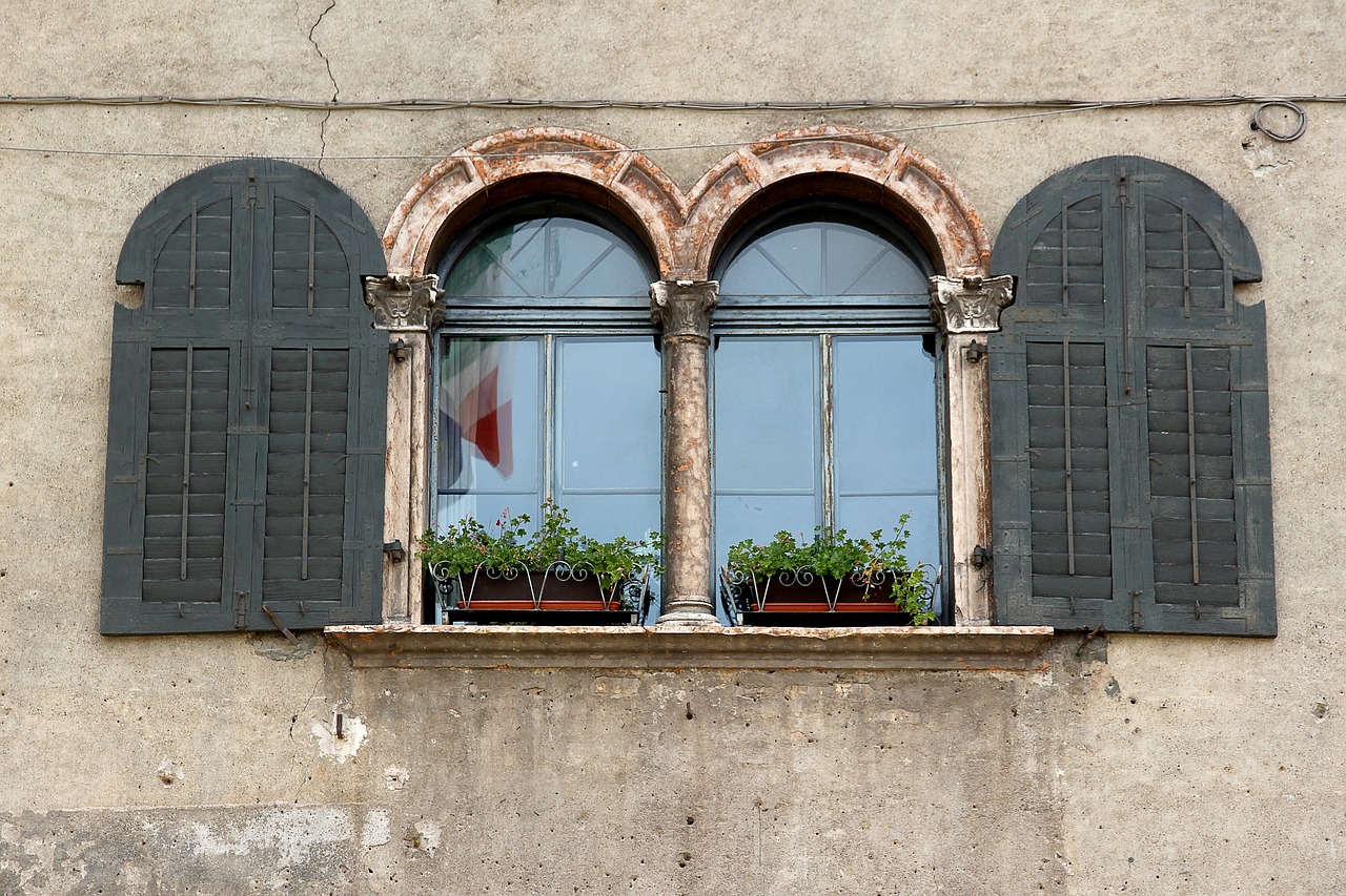 Image - window old old window facade