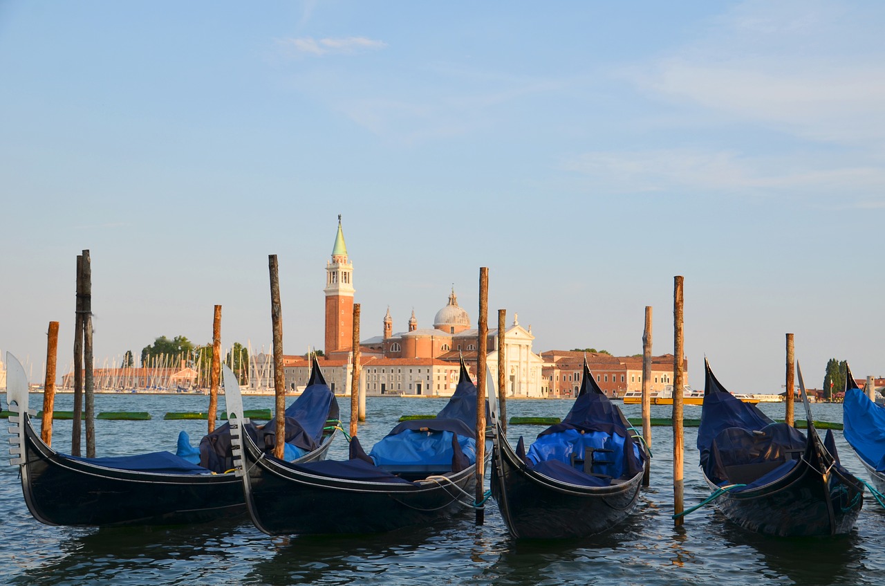 Image - gondolas venice italy holiday