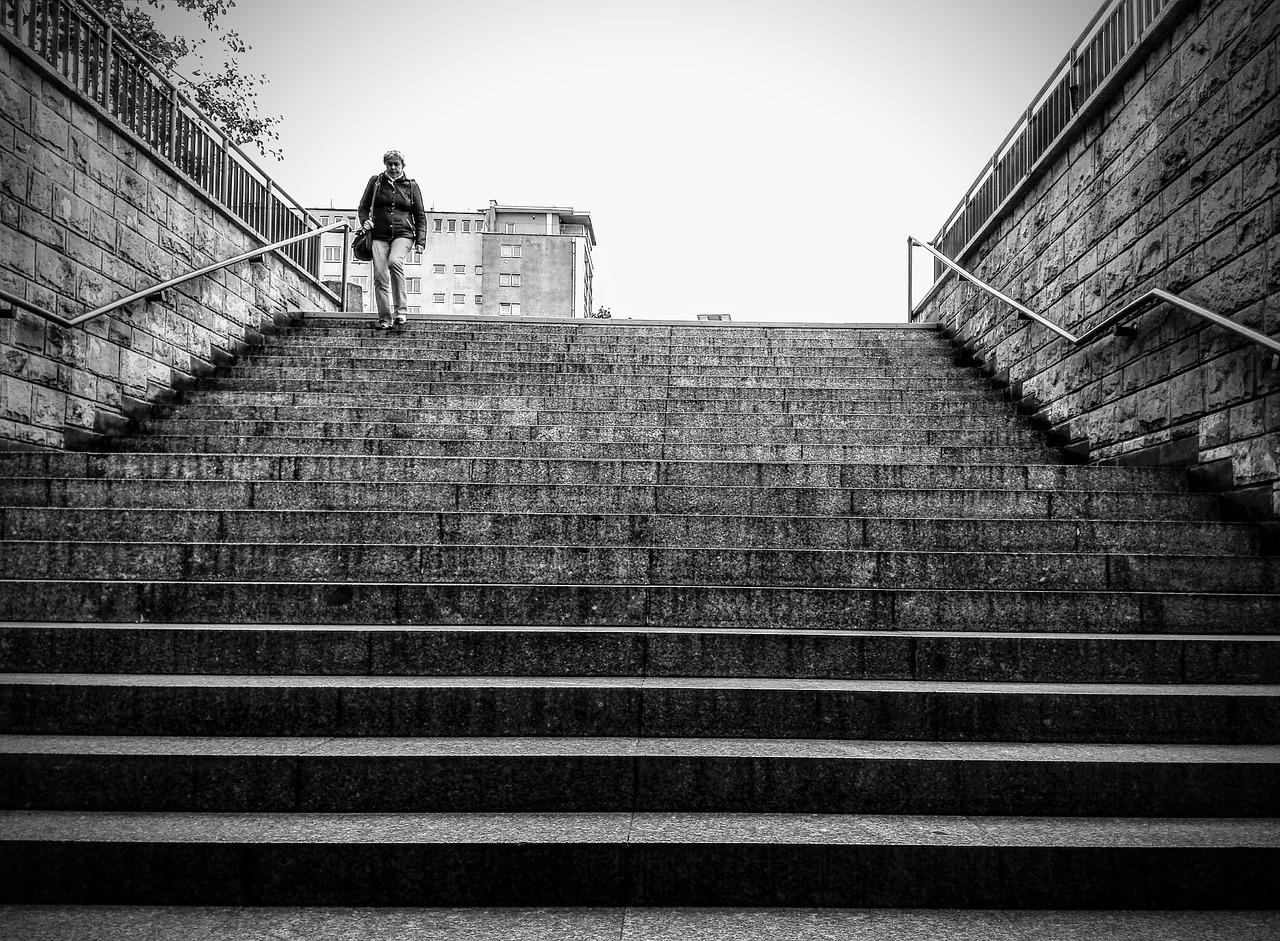 Image - entrance black and white stairs