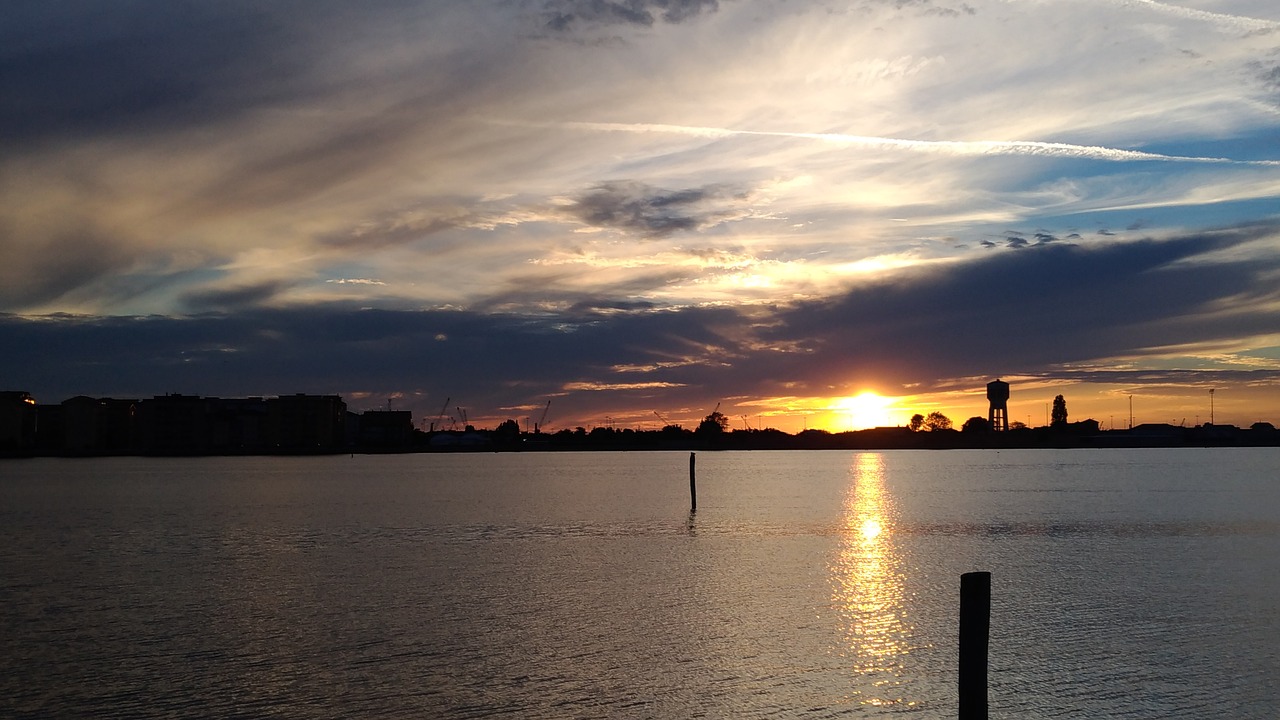 Image - laguna clouds evening water