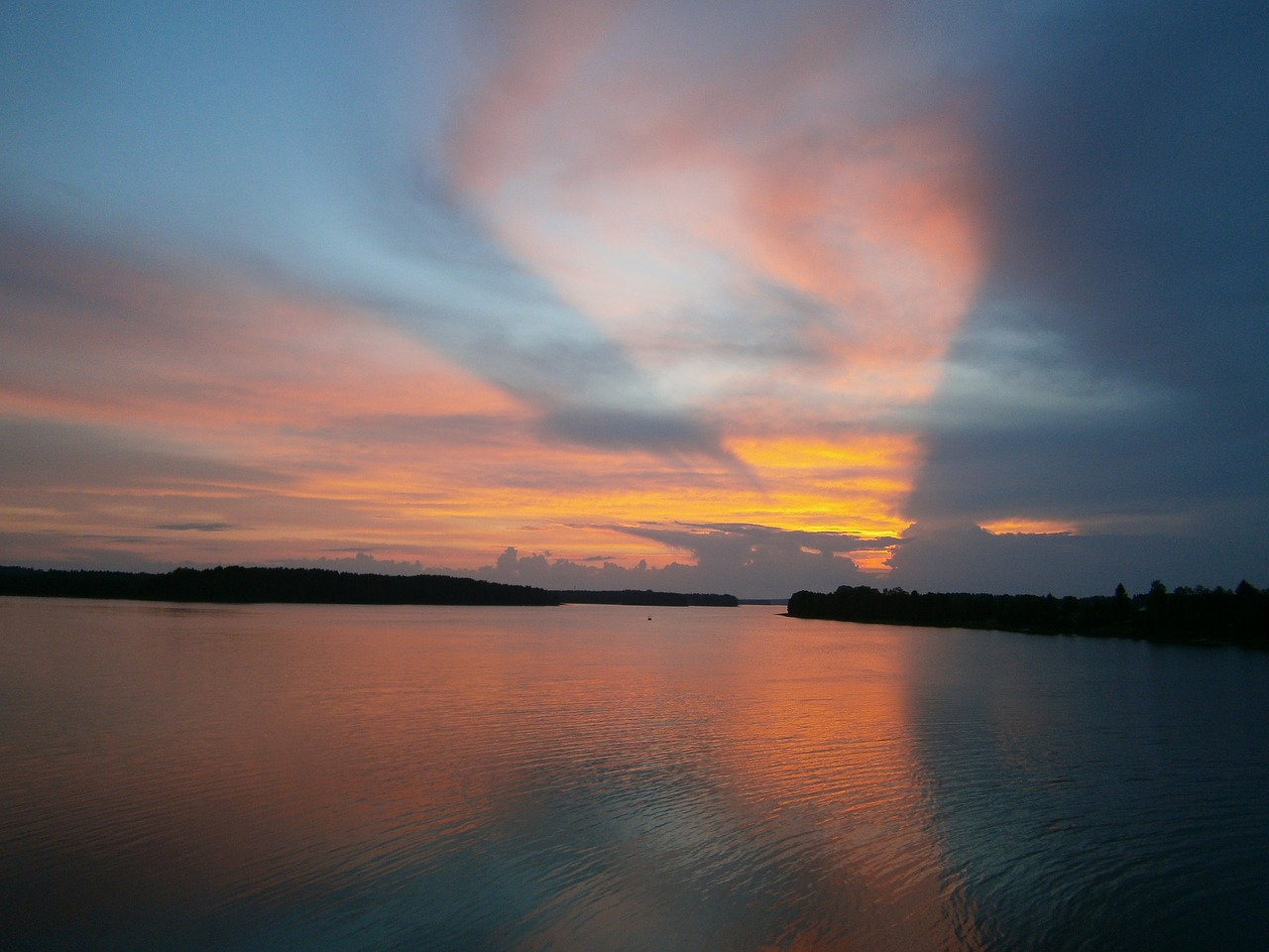 Image - the sun goes down sheep lake