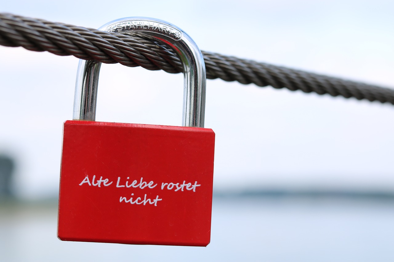 Image - love love castle love locks castle