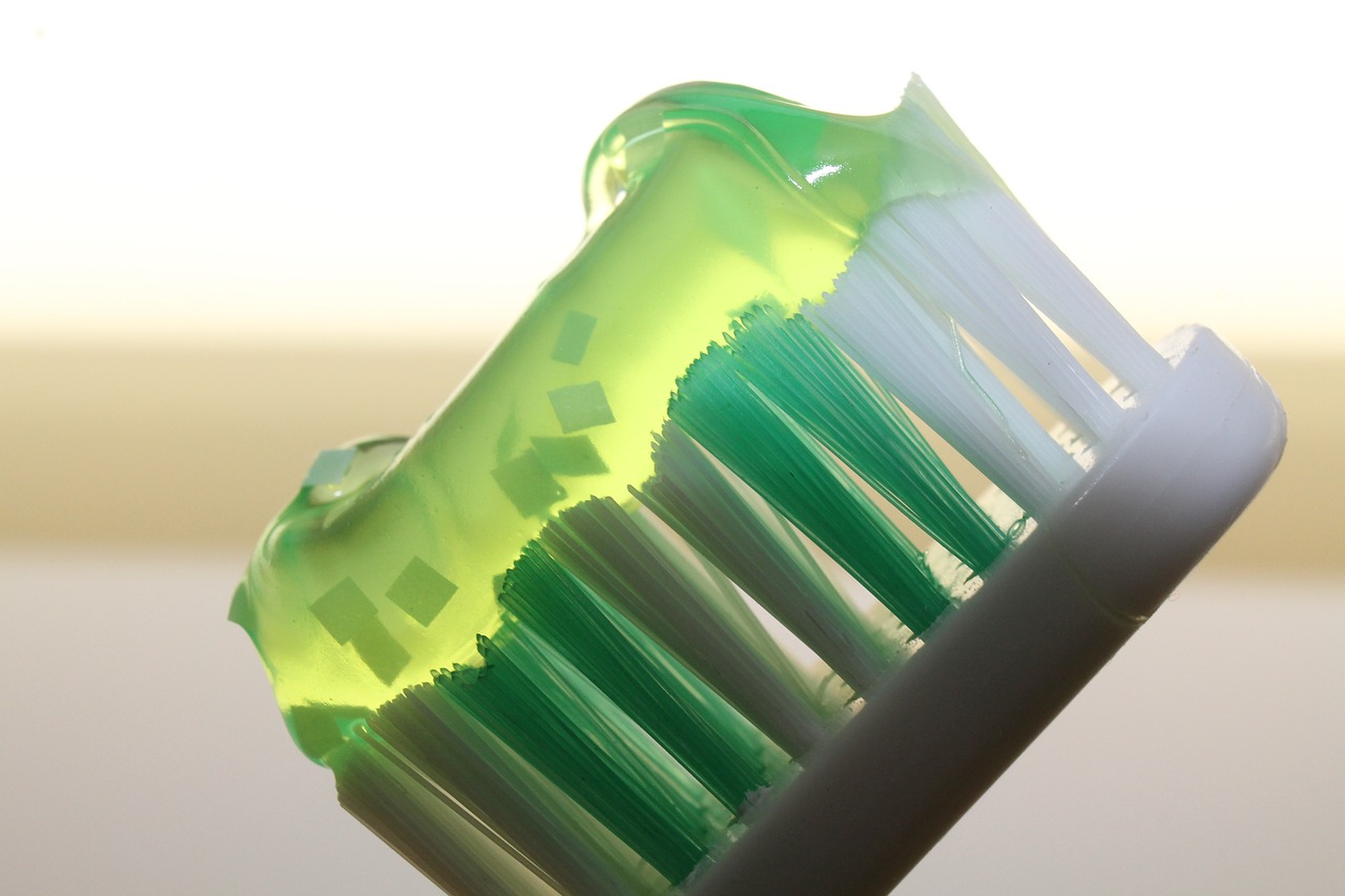Image - toothbrush toothpaste luminous green