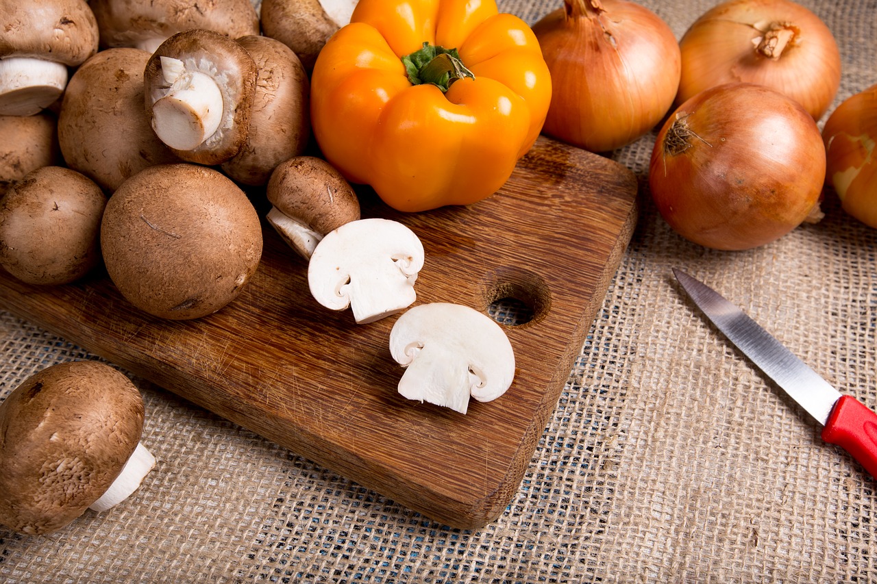 Image - mushrooms pepper closeup onion